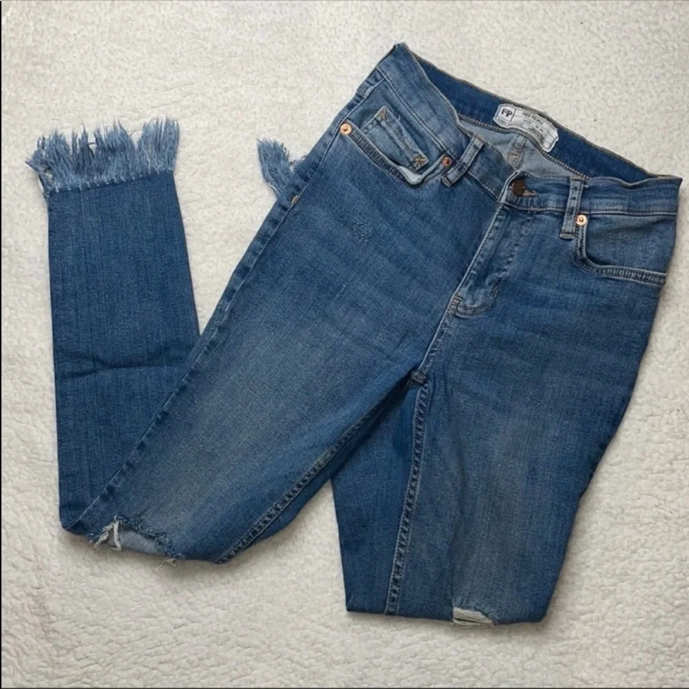 Free People Distressed Long Frayed Hem Skinny Denim Jeans Size 26 Fringe